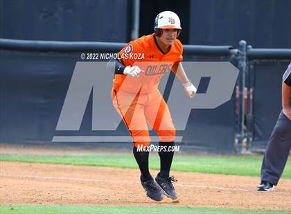 Thumbnail 1 in Villa Park vs. Huntington Beach (CIF SoCal Regional D1 Semi-Finals)  photogallery.