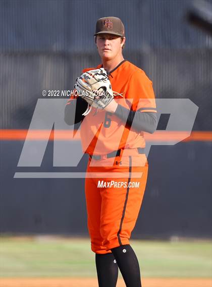 Thumbnail 1 in Villa Park vs. Huntington Beach (CIF SoCal Regional D1 Semi-Finals)  photogallery.