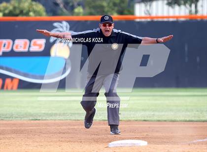 Thumbnail 3 in Villa Park vs. Huntington Beach (CIF SoCal Regional D1 Semi-Finals)  photogallery.