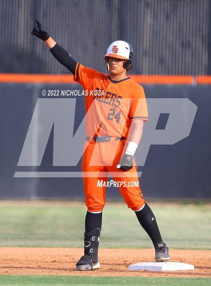 Thumbnail 2 in Villa Park vs. Huntington Beach (CIF SoCal Regional D1 Semi-Finals)  photogallery.