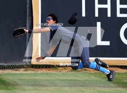 Thumbnail 2 in Villa Park vs. Huntington Beach (CIF SoCal Regional D1 Semi-Finals)  photogallery.
