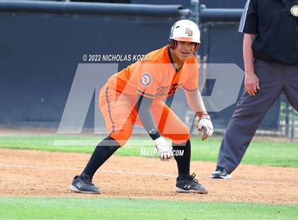 Thumbnail 3 in Villa Park vs. Huntington Beach (CIF SoCal Regional D1 Semi-Finals)  photogallery.