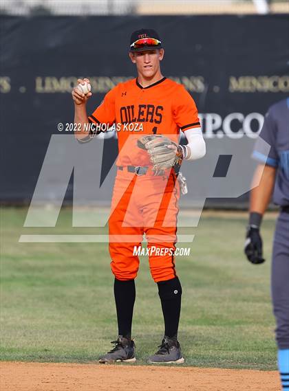 Thumbnail 3 in Villa Park vs. Huntington Beach (CIF SoCal Regional D1 Semi-Finals)  photogallery.