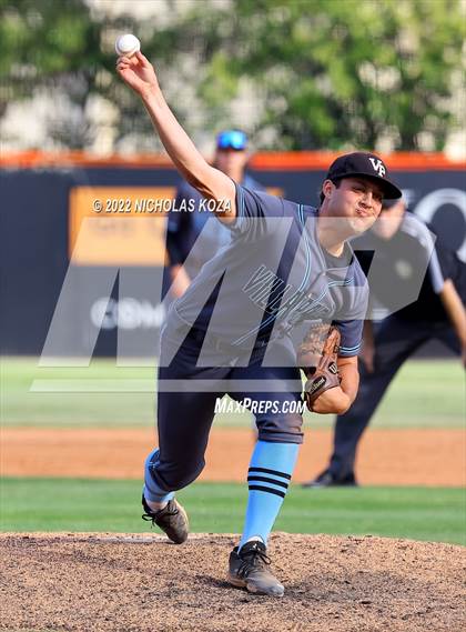 Thumbnail 2 in Villa Park vs. Huntington Beach (CIF SoCal Regional D1 Semi-Finals)  photogallery.