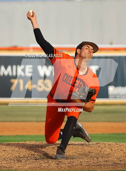 Thumbnail 3 in Villa Park vs. Huntington Beach (CIF SoCal Regional D1 Semi-Finals)  photogallery.
