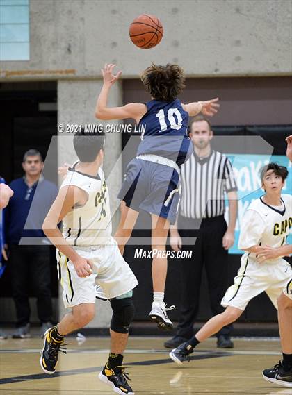 Thumbnail 2 in Capistrano Valley vs. Trabuco Hills (Aliso Niguel Classic) photogallery.