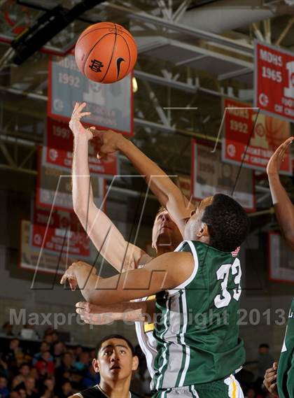 Thumbnail 2 in De La Salle vs. Foothill (Nike Extravaganza) photogallery.