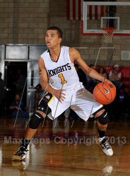 Thumbnail 3 in De La Salle vs. Foothill (Nike Extravaganza) photogallery.