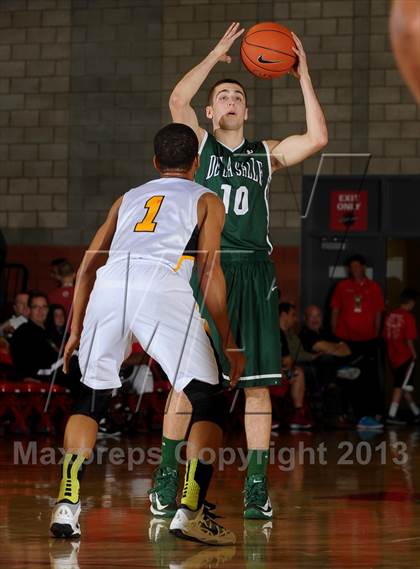 Thumbnail 1 in De La Salle vs. Foothill (Nike Extravaganza) photogallery.