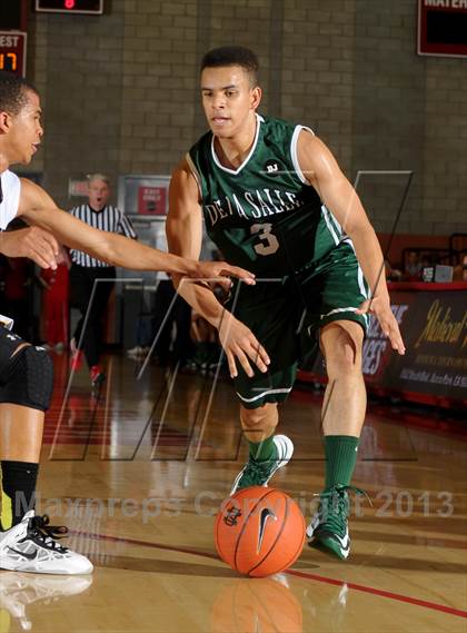 Thumbnail 2 in De La Salle vs. Foothill (Nike Extravaganza) photogallery.