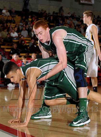 Thumbnail 2 in De La Salle vs. Foothill (Nike Extravaganza) photogallery.
