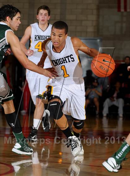 Thumbnail 3 in De La Salle vs. Foothill (Nike Extravaganza) photogallery.