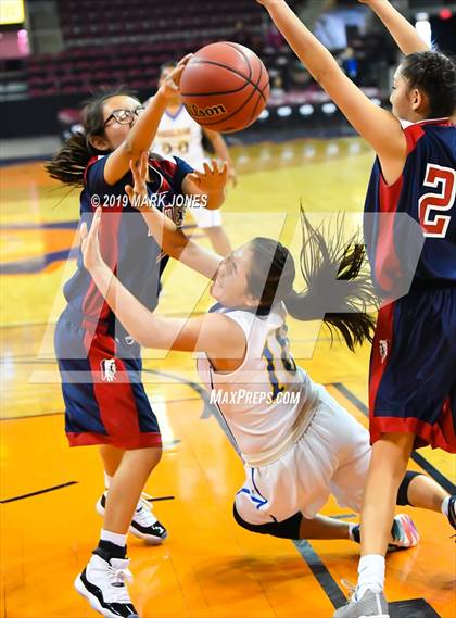 Thumbnail 3 in Baboquivari vs. Red Mesa (AIA 1A Semifinal) photogallery.