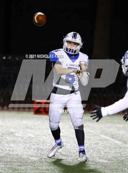 Thumbnail 1 in El Camino Real vs. Harvard-Westlake photogallery.