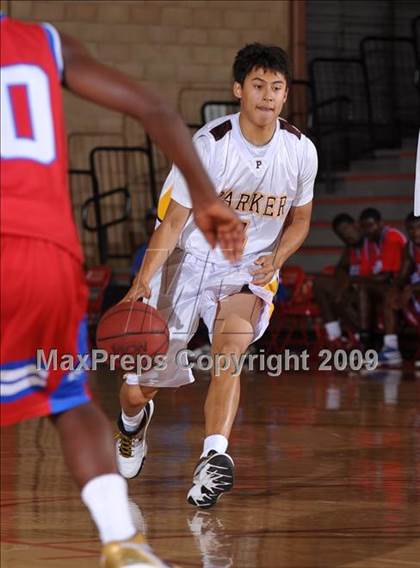 Thumbnail 2 in Washington vs Parker (MaxPreps Holiday Classic) photogallery.