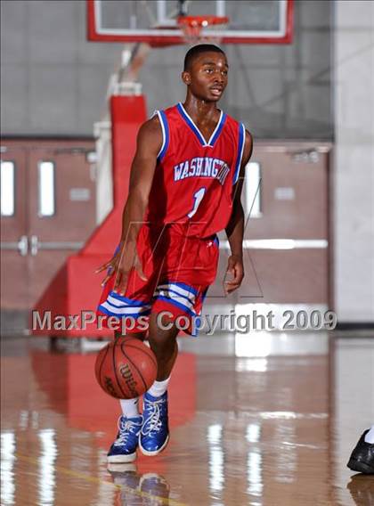 Thumbnail 1 in Washington vs Parker (MaxPreps Holiday Classic) photogallery.
