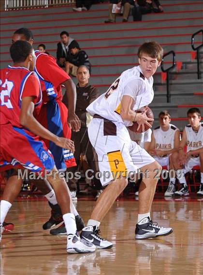 Thumbnail 3 in Washington vs Parker (MaxPreps Holiday Classic) photogallery.