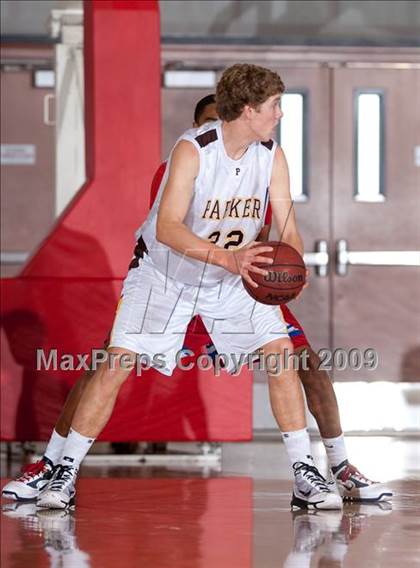 Thumbnail 1 in Washington vs Parker (MaxPreps Holiday Classic) photogallery.
