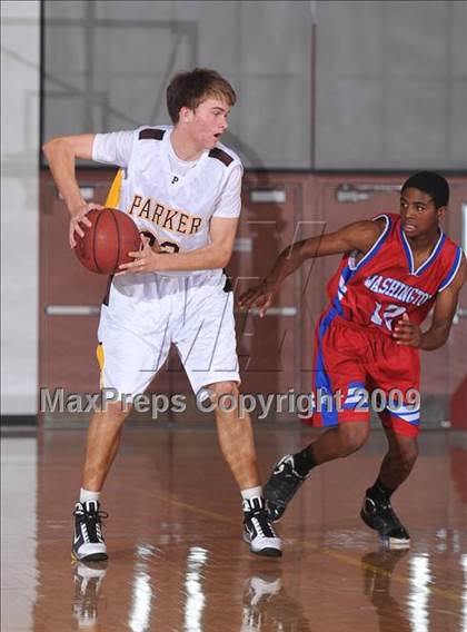 Thumbnail 1 in Washington vs Parker (MaxPreps Holiday Classic) photogallery.