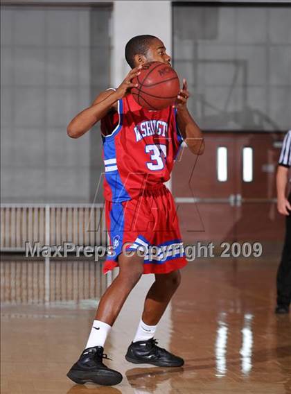 Thumbnail 3 in Washington vs Parker (MaxPreps Holiday Classic) photogallery.