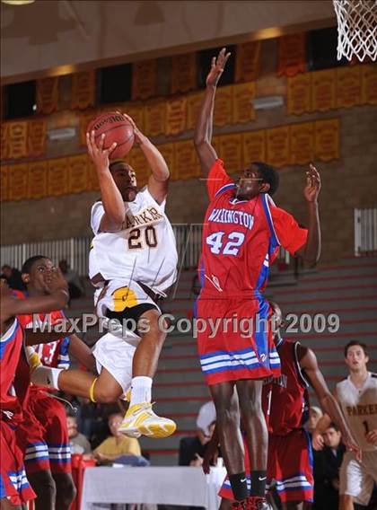 Thumbnail 2 in Washington vs Parker (MaxPreps Holiday Classic) photogallery.