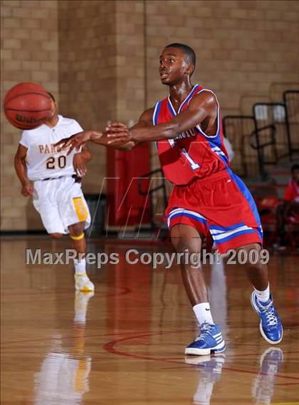 Thumbnail 2 in Washington vs Parker (MaxPreps Holiday Classic) photogallery.