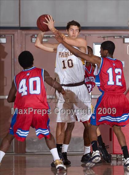Thumbnail 1 in Washington vs Parker (MaxPreps Holiday Classic) photogallery.