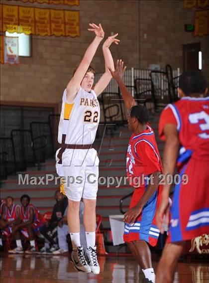 Thumbnail 2 in Washington vs Parker (MaxPreps Holiday Classic) photogallery.
