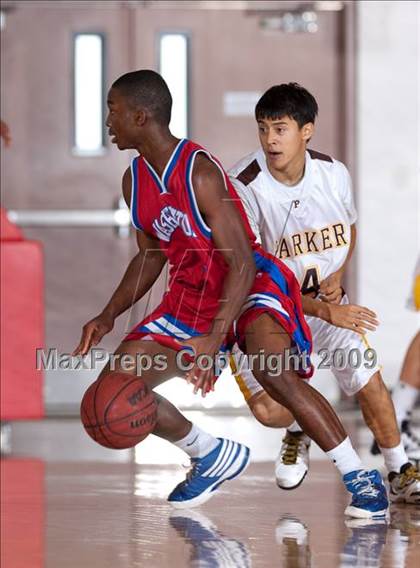 Thumbnail 3 in Washington vs Parker (MaxPreps Holiday Classic) photogallery.