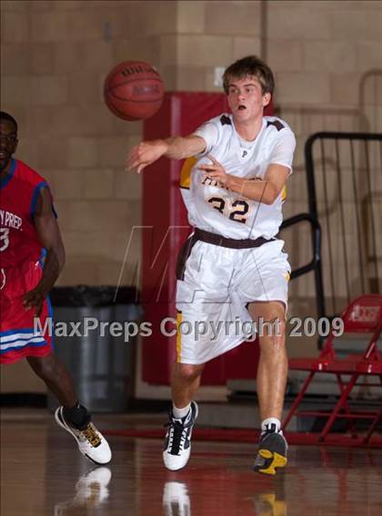 Thumbnail 1 in Washington vs Parker (MaxPreps Holiday Classic) photogallery.