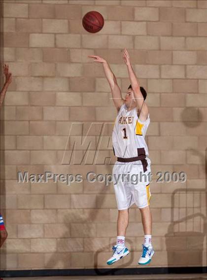 Thumbnail 2 in Washington vs Parker (MaxPreps Holiday Classic) photogallery.