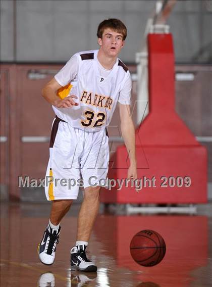 Thumbnail 3 in Washington vs Parker (MaxPreps Holiday Classic) photogallery.