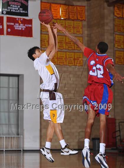 Thumbnail 1 in Washington vs Parker (MaxPreps Holiday Classic) photogallery.