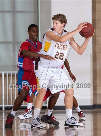 Thumbnail 2 in Washington vs Parker (MaxPreps Holiday Classic) photogallery.