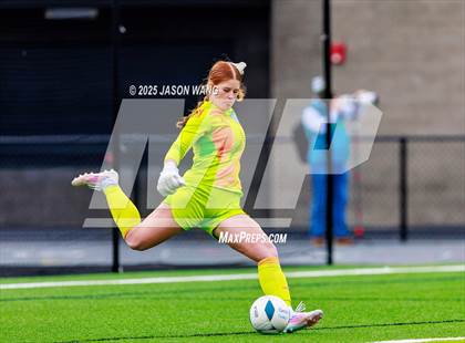 Thumbnail 3 in West Valley vs. Hockinson (WIAA 2A Semi Final) photogallery.