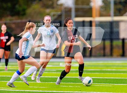 Thumbnail 3 in West Valley vs. Hockinson (WIAA 2A Semi Final) photogallery.