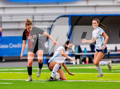 Thumbnail 3 in West Valley vs. Hockinson (WIAA 2A Semi Final) photogallery.