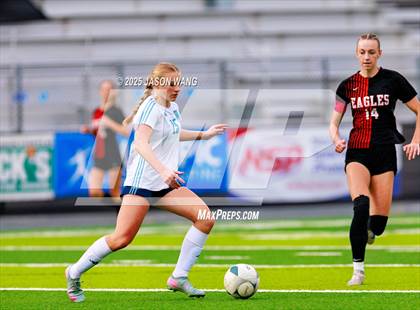 Thumbnail 3 in West Valley vs. Hockinson (WIAA 2A Semi Final) photogallery.