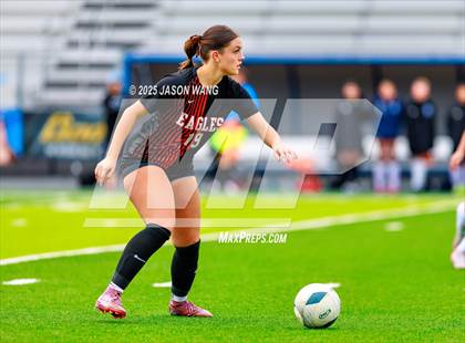 Thumbnail 3 in West Valley vs. Hockinson (WIAA 2A Semi Final) photogallery.