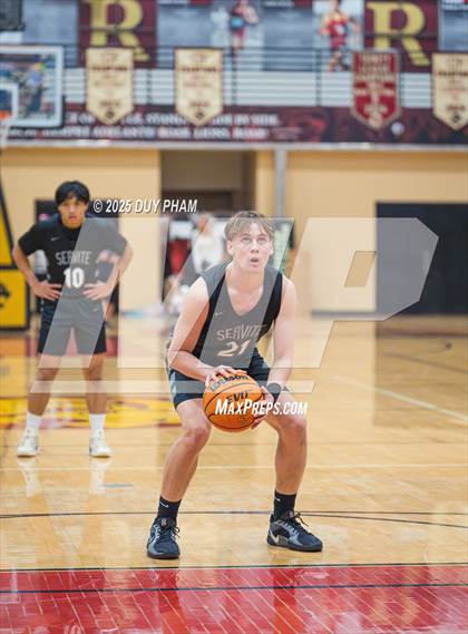 Thumbnail 2 in Servite @ JSerra Catholic photogallery.