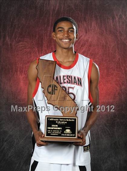 Thumbnail 1 in Salesian (CIF State D4 Award Photos) photogallery.