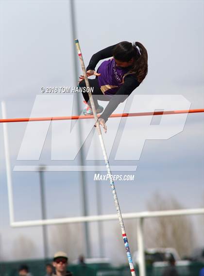 Thumbnail 2 in Bulldog Invitational photogallery.