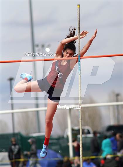 Thumbnail 2 in Bulldog Invitational photogallery.
