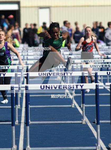 Thumbnail 2 in Bulldog Invitational photogallery.
