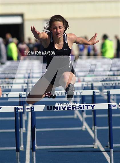 Thumbnail 2 in Bulldog Invitational photogallery.