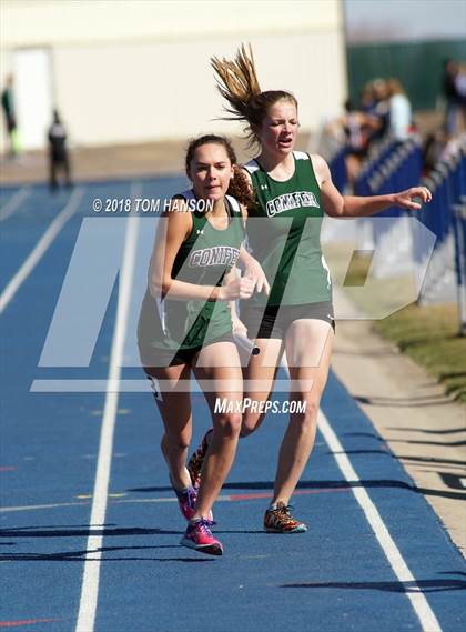 Thumbnail 2 in Bulldog Invitational photogallery.