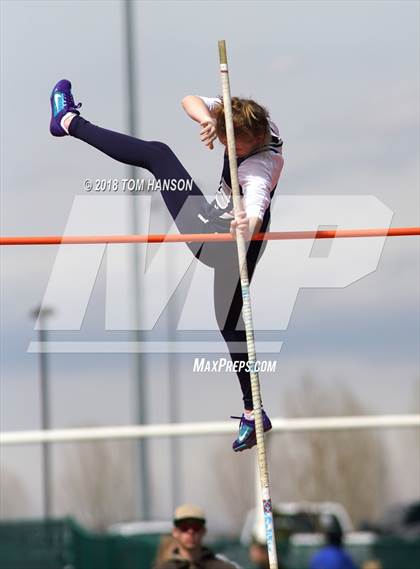 Thumbnail 2 in Bulldog Invitational photogallery.