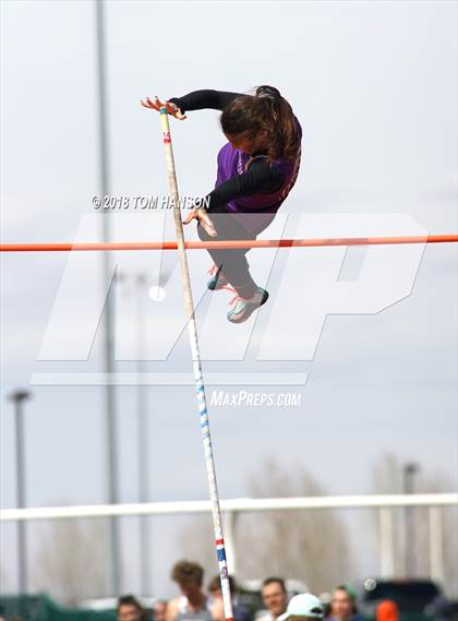 Thumbnail 2 in Bulldog Invitational photogallery.