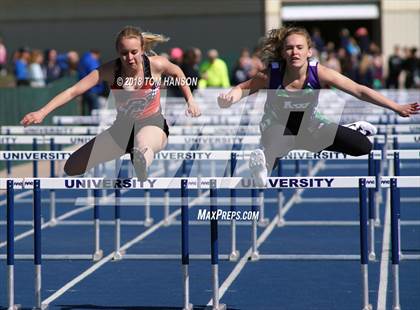 Thumbnail 2 in Bulldog Invitational photogallery.