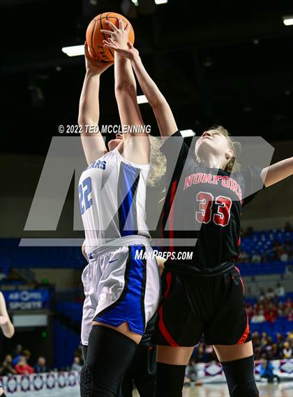 Thumbnail 2 in  Mammoth Spring vs. Norfork (AAA 1A State Final) photogallery.